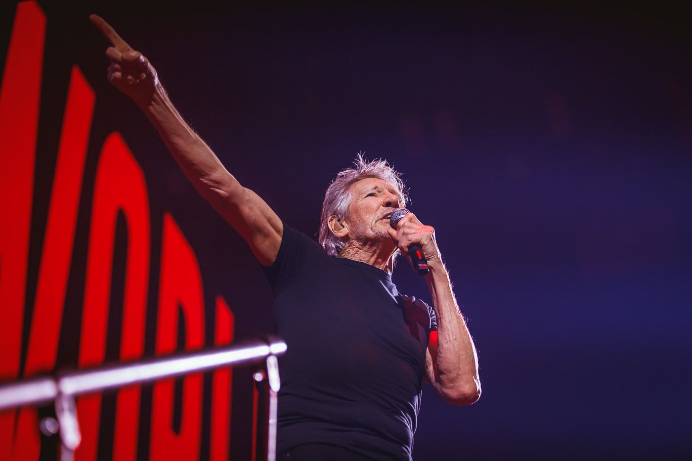 Roger Waters live @ Mediolanum Forum (Assago) Oriano Previato per www.vezmagazine.it