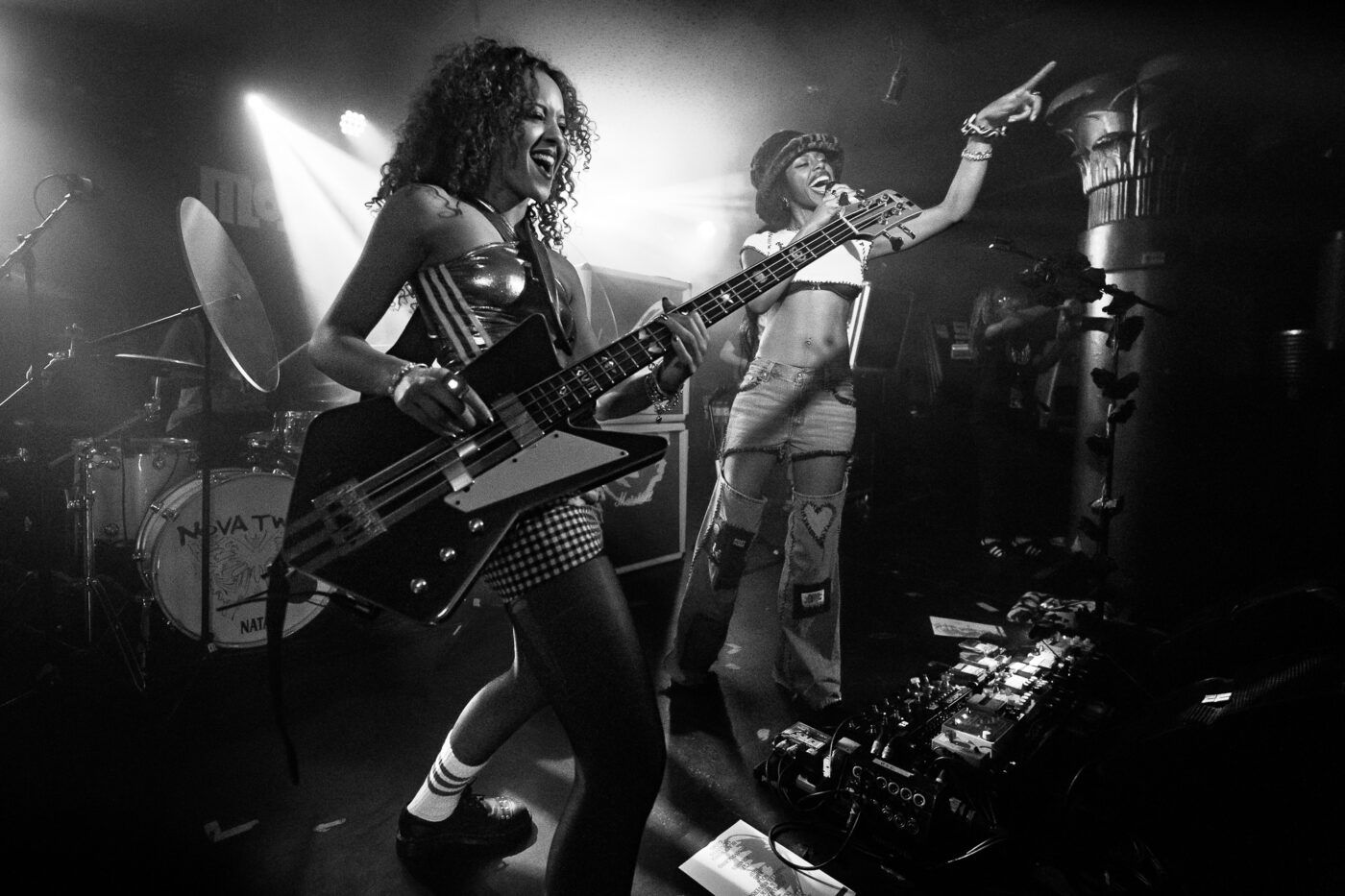 Nova Twins @ Molotow, Hamburg (DE) - JP Molloy x ww.vezmagazine.it