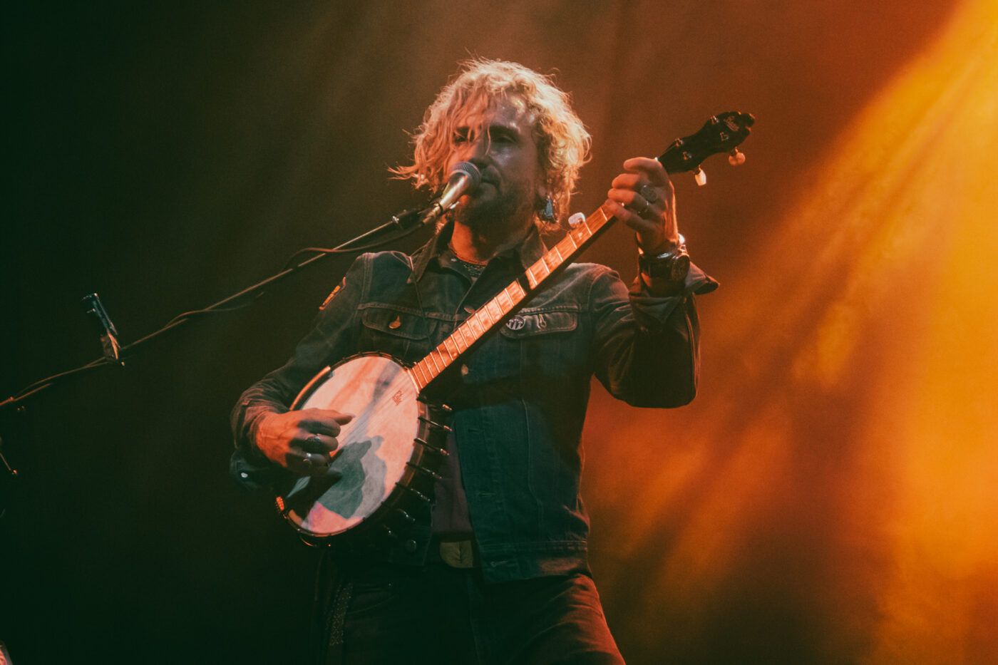 John Butler @ Estragon Club