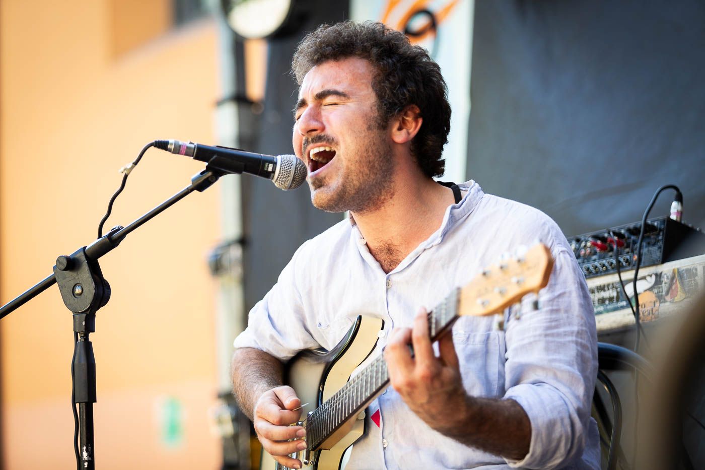 Davide Amati live @ Gogobo (Bologna) Linda Lolli per www.vezmagazine.it