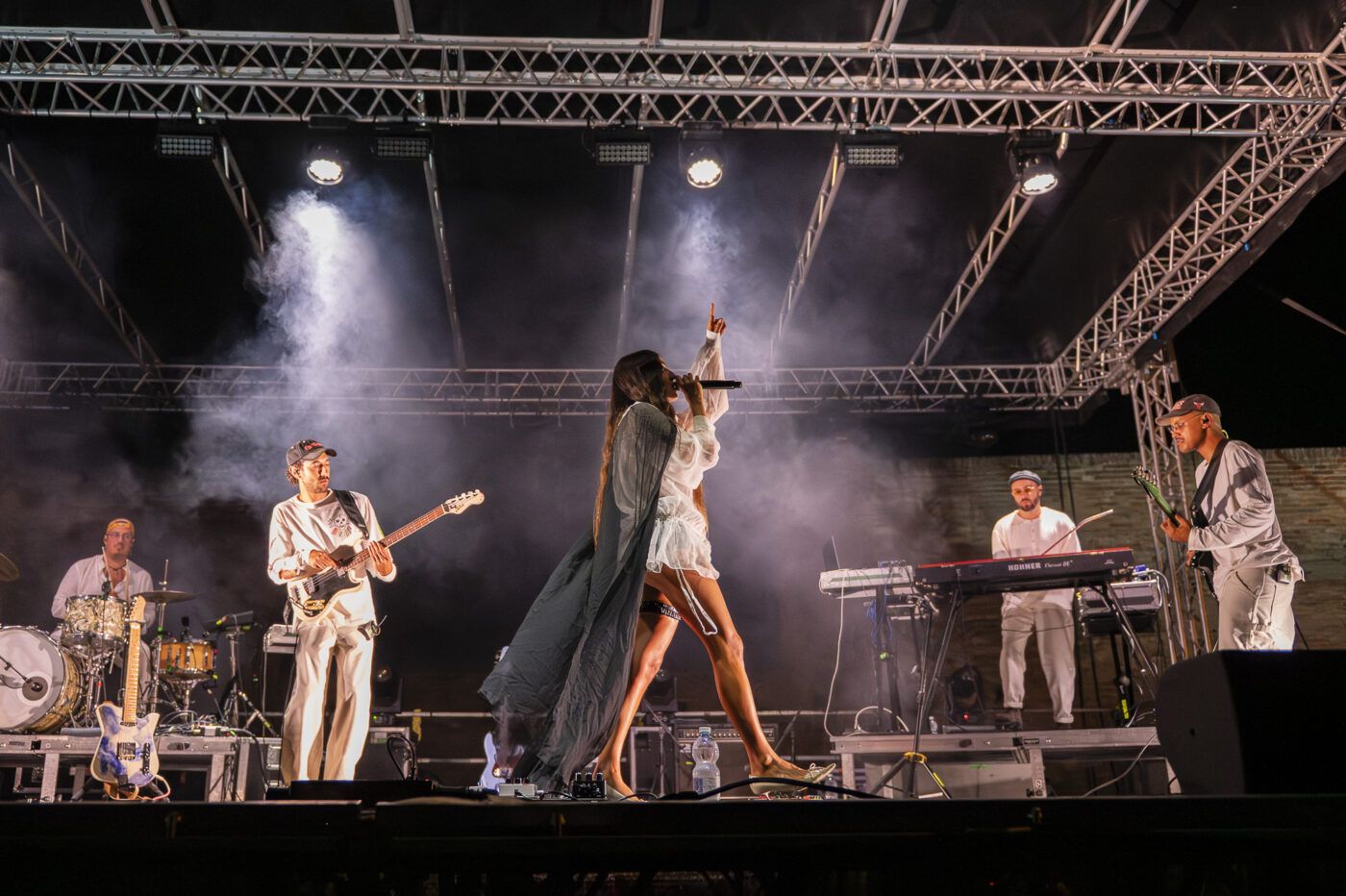 Joan Thiele live @ acieloaperto (Rocca Malatestiana Cesena) Lucia Adele Nanni per www.vezmagazine.it