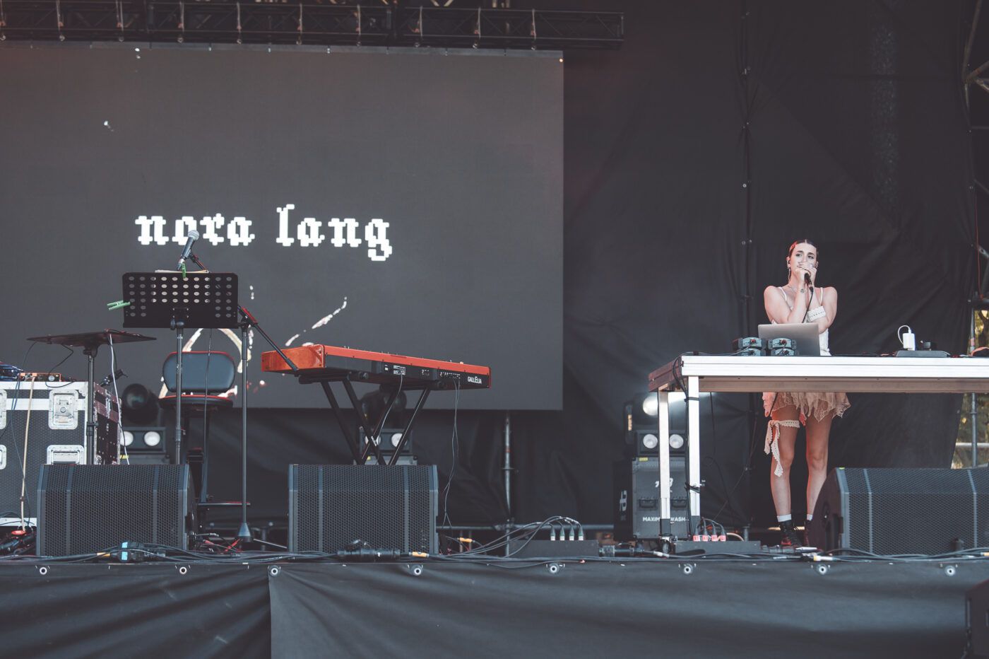 Nora Lang live @ Oltre Festival (Bologna) Lucia Adele Nanni per www.vezmagazine.it